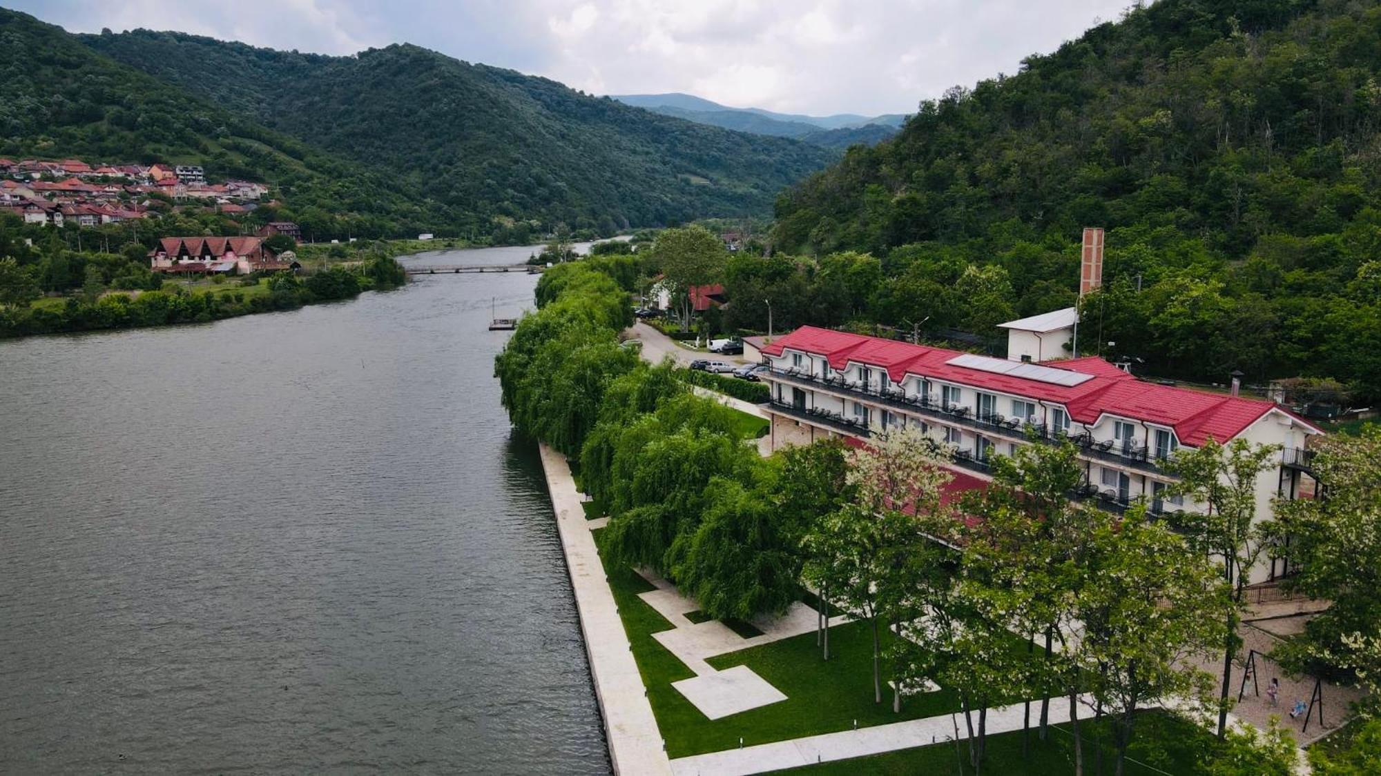 Vega Resort Restaurant & Lodge Orşova Exterior foto